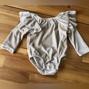 Marie Nicole • Ruffled Sleeve Bodysuit • Cream